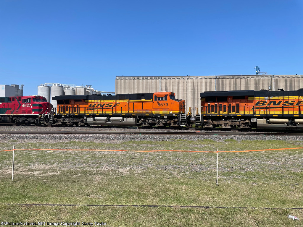 BNSF 6573